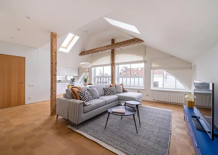 Bright Designer In Centre Dzīvoklis *