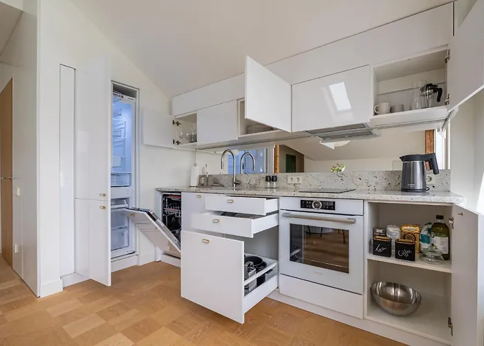 Bright Designer In Centre Dzīvoklis Riga