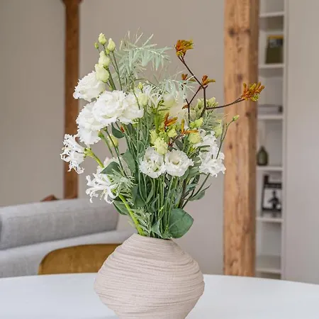 Bright Designer In Centre * ريغا